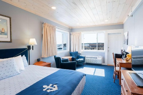 Fisherman's Wharf Inn - image 12