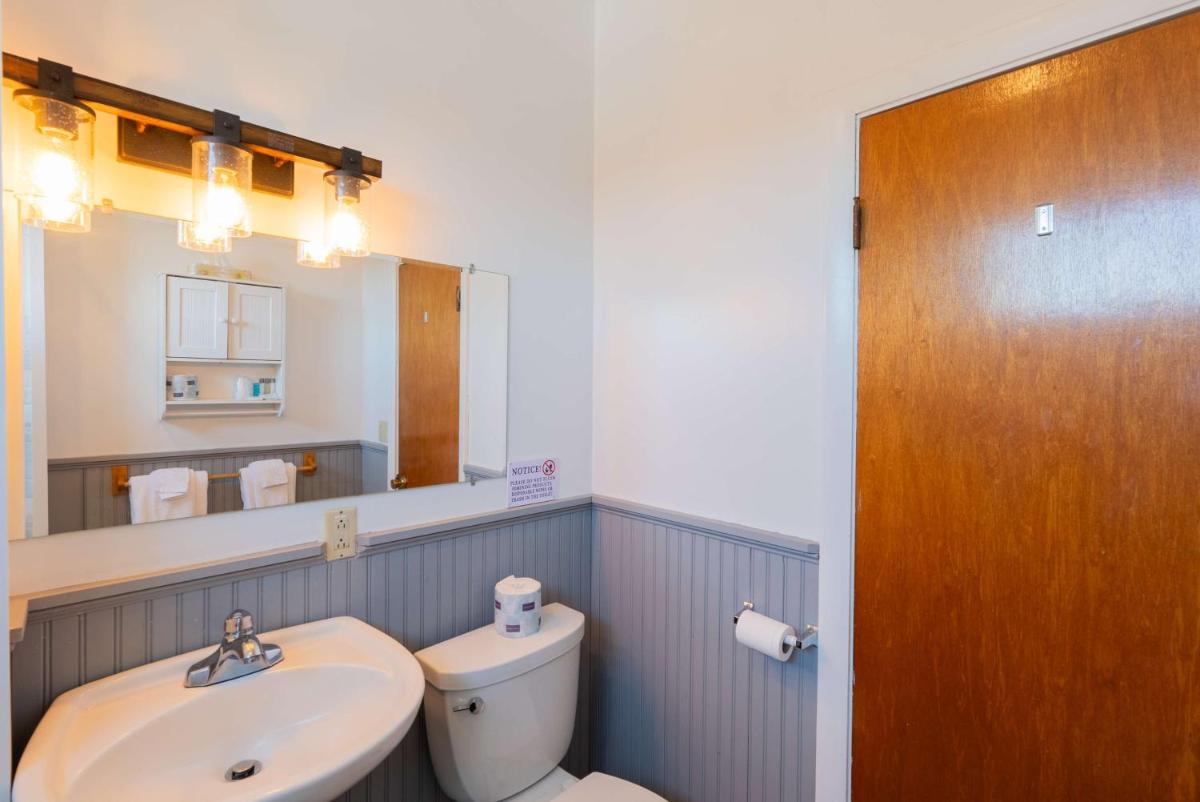 Fisherman's Wharf Inn - image 6