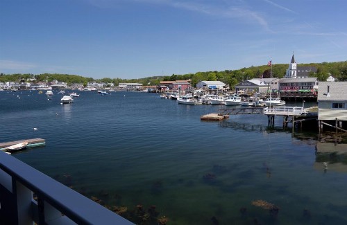 Browns Wharf Inn - image 24
