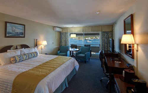 Browns Wharf Inn - image 39