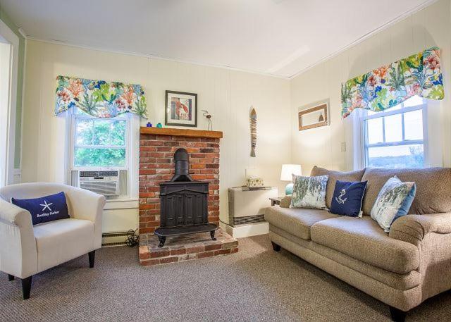 Harbor House Inn - image 5