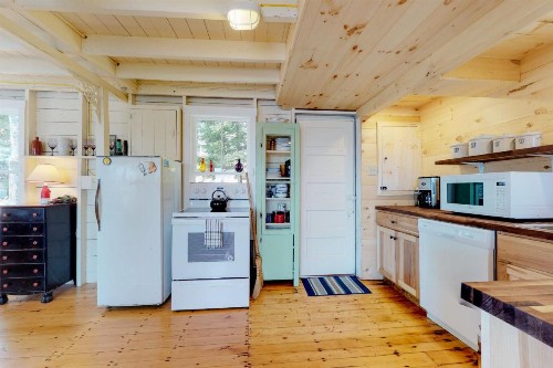 Boothbay Beauty - image 8