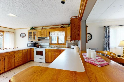 Seaside Bungalow - image 12