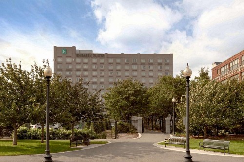 Embassy Suites Boston at Logan Airport - image 19