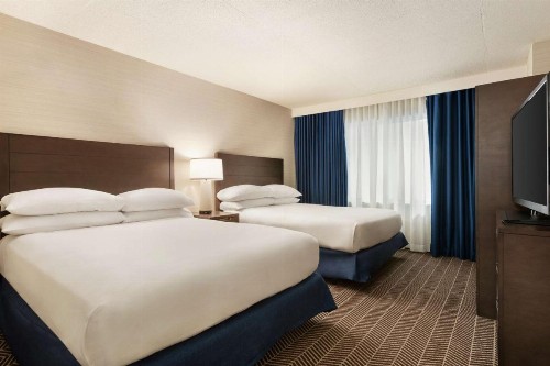 Embassy Suites Boston at Logan Airport - image 26