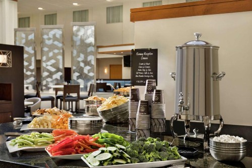 Embassy Suites Boston at Logan Airport - image 4