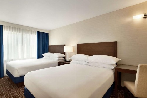 Embassy Suites Boston at Logan Airport - image 8