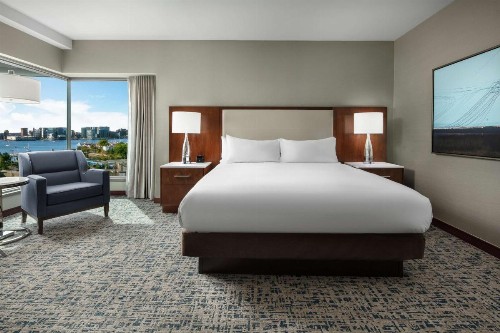Hilton Boston Logan Airport - image 11