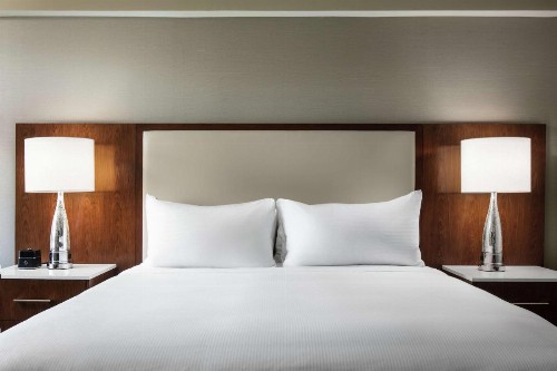 Hilton Boston Logan Airport - image 12