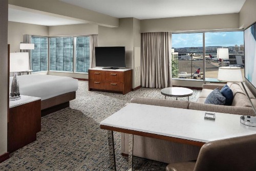 Hilton Boston Logan Airport - image 4