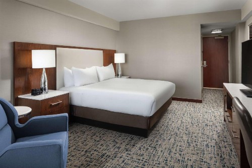 Hilton Boston Logan Airport - image 9
