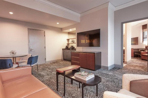 Hilton Boston Downtown/Faneuil Hall - image 11