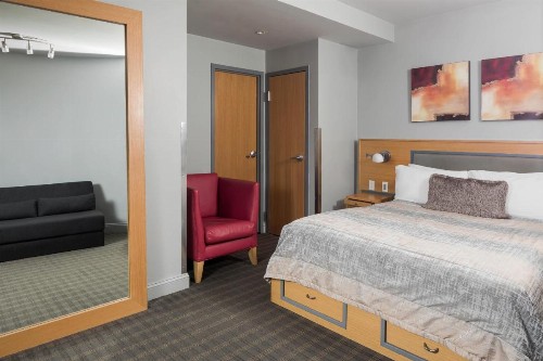 Charlesmark Hotel - image 22