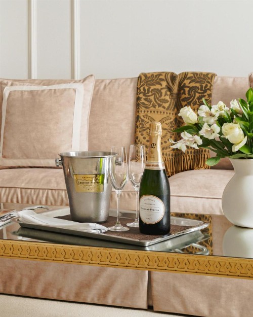 The Eliot Suite Hotel - image 2