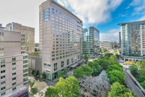 Renaissance Boston Waterfront Hotel - image 2
