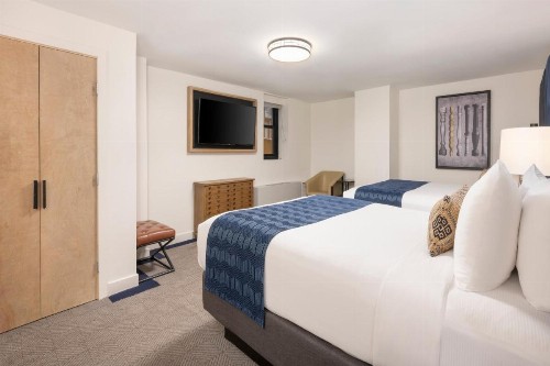 Hotel Indigo Boston Garden an IHG Hotel - image 8