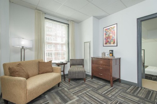 Hotel 140 - image 12