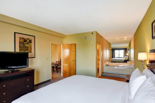 Holiday Inn Express Boston an IHG Hotel - image 19