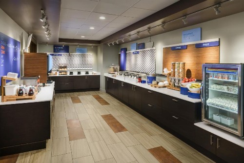Holiday Inn Express Boston an IHG Hotel - image 25