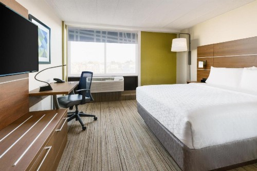 Holiday Inn Express Boston an IHG Hotel - image 27