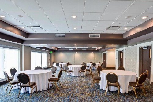 Holiday Inn Express Boston an IHG Hotel - image 28