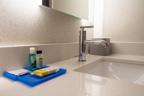Holiday Inn Express Boston an IHG Hotel - image 41