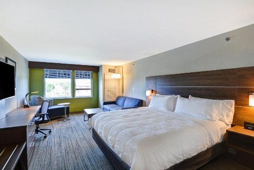 Holiday Inn Express Boston an IHG Hotel - image 45