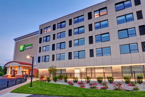 Holiday Inn Express Boston an IHG Hotel - image 46