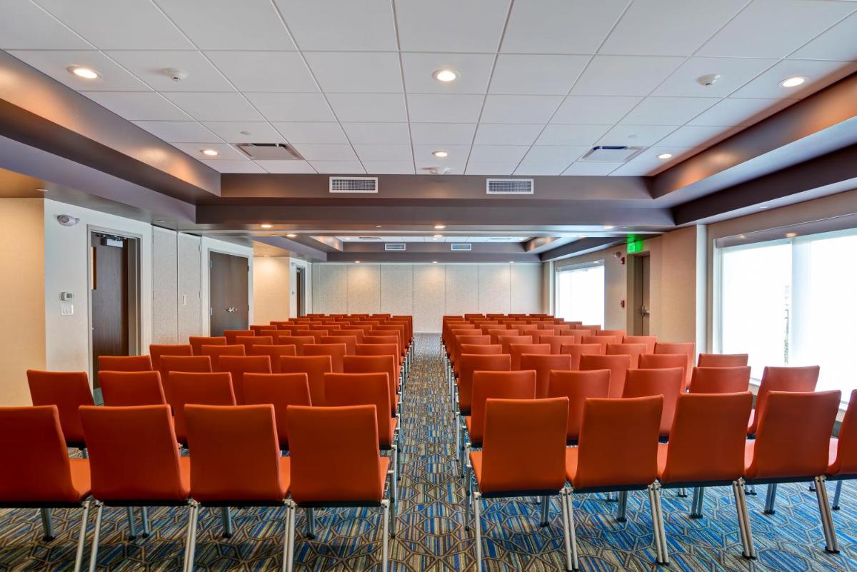 Holiday Inn Express Boston an IHG Hotel - image 7