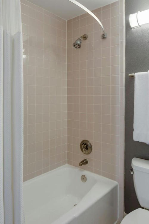 Courtyard by Marriott Boston Logan Airport - image 15