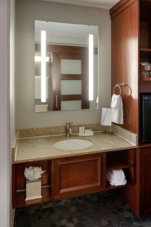 Courtyard by Marriott Boston Logan Airport - image 24