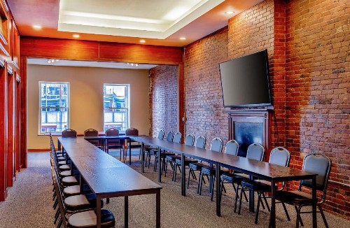Harborside Inn - image 20