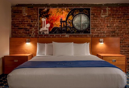 Harborside Inn - image 21