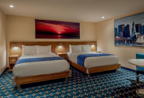 Harborside Inn - image 37