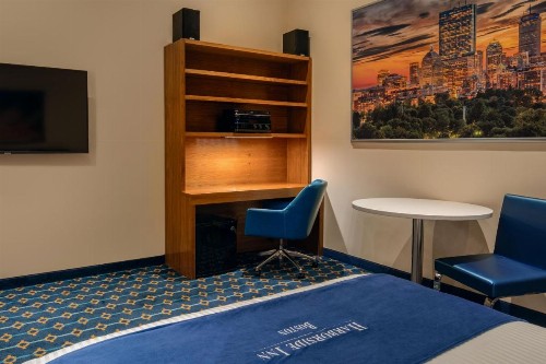 Harborside Inn - image 8