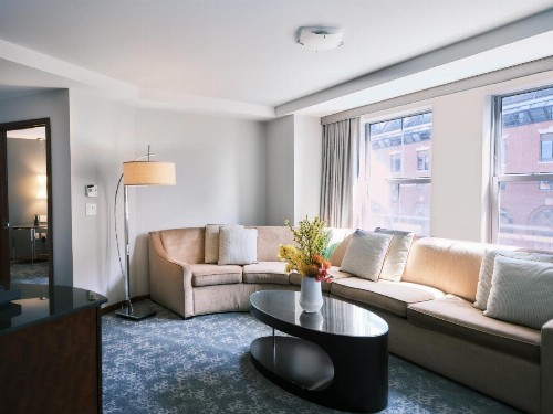 Battery Wharf Hotel Boston Waterfront - image 10