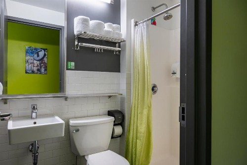 HI Boston Hostel - image 45