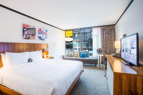 The Verb Hotel - image 17