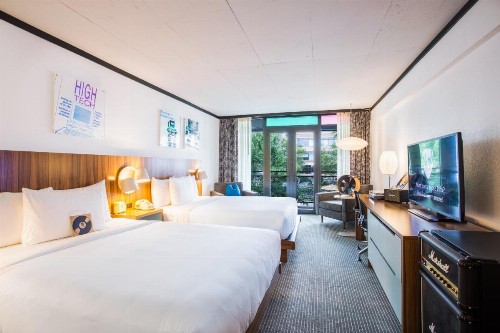 The Verb Hotel - image 22