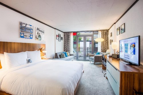 The Verb Hotel - image 23
