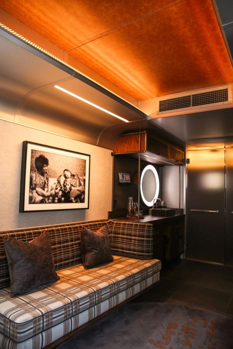 The Verb Hotel - image 5