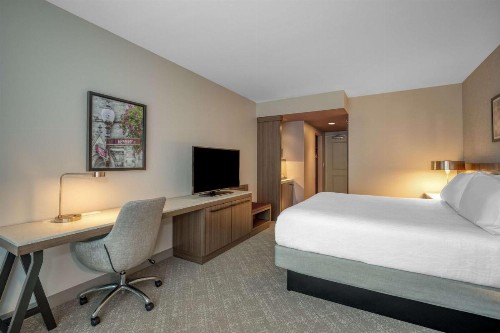 Hilton Garden Inn Boston Logan Airport - image 14