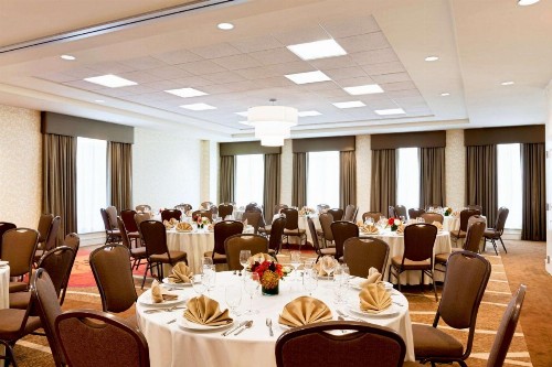 Hilton Garden Inn Boston Logan Airport - image 17