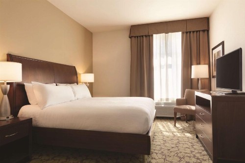 Hilton Garden Inn Boston Logan Airport - image 33