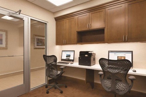 Hilton Garden Inn Boston Logan Airport - image 39
