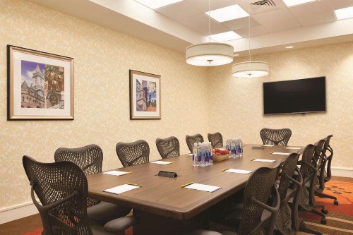 Hilton Garden Inn Boston Logan Airport - image 4