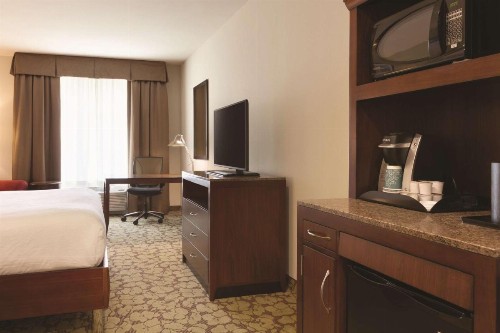 Hilton Garden Inn Boston Logan Airport - image 40