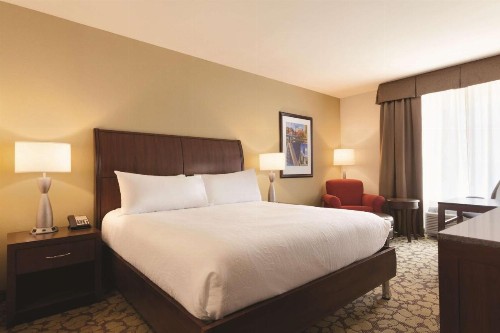 Hilton Garden Inn Boston Logan Airport - image 5