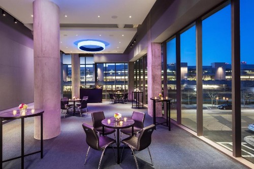 Aloft Boston Seaport District - image 14
