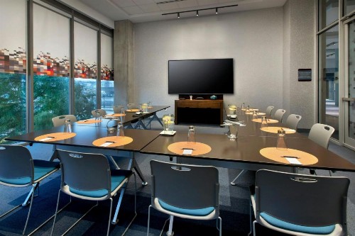 Aloft Boston Seaport District - image 35